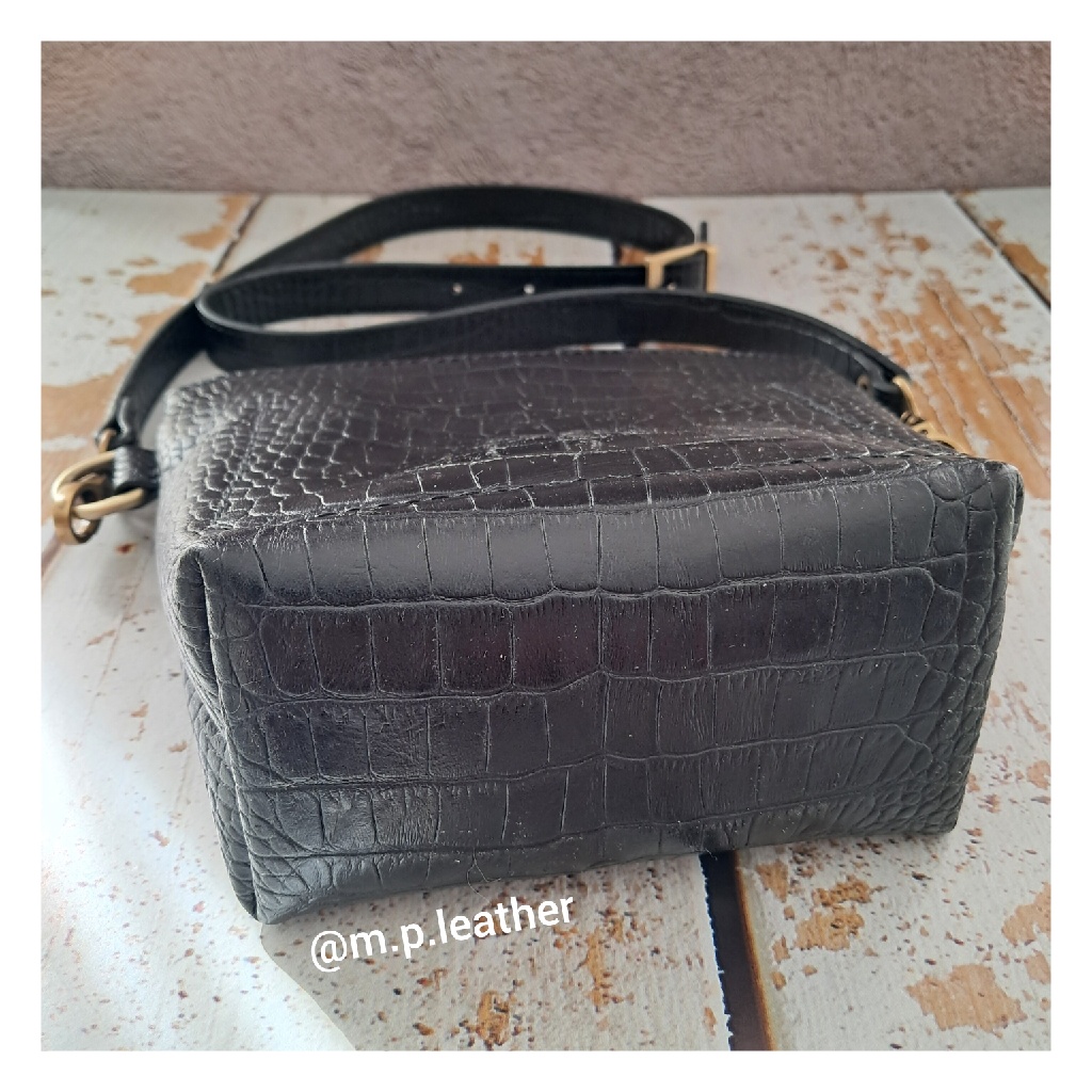 کیف دوشی زنانه چرم گاوی