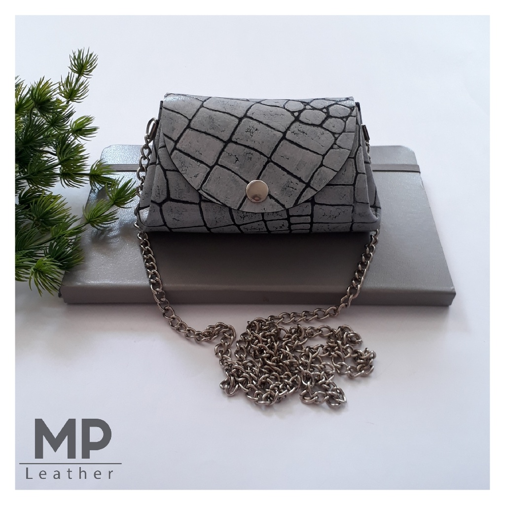 کیف زنجیردار دخترانه و زنانه چرم اصل دستدوز